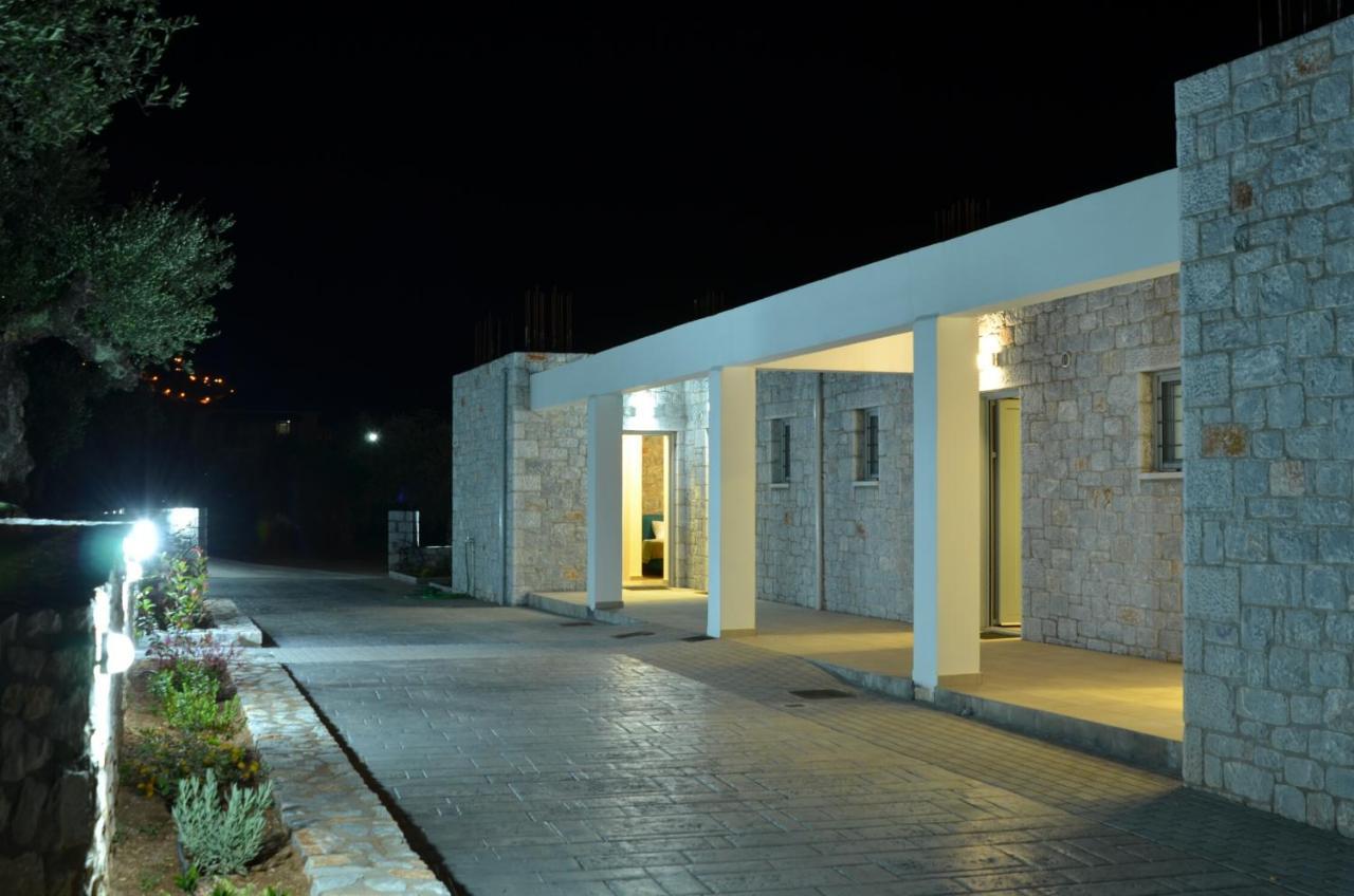Verga'S Apartments Kalamata Bagian luar foto