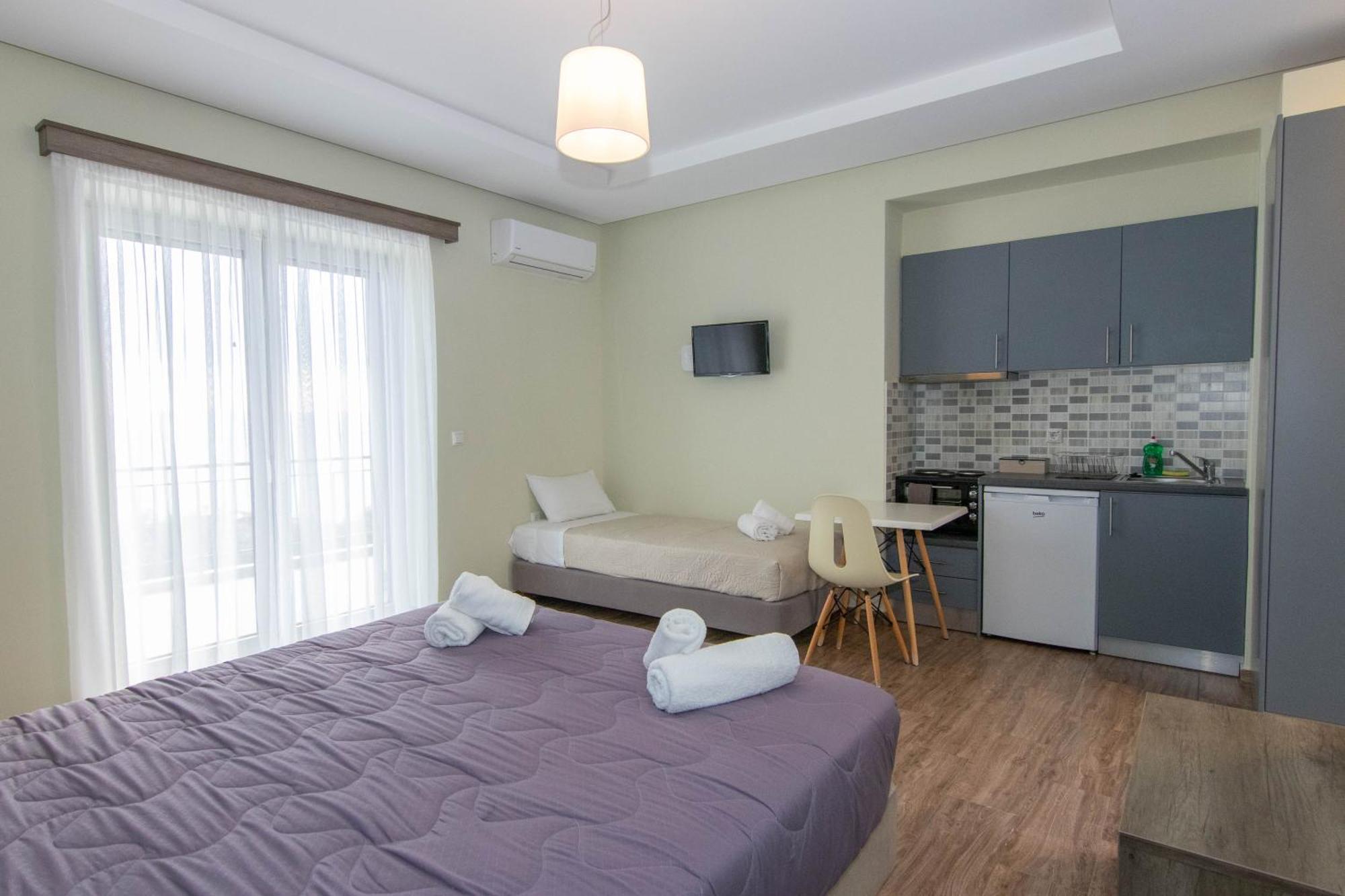 Verga'S Apartments Kalamata Bagian luar foto