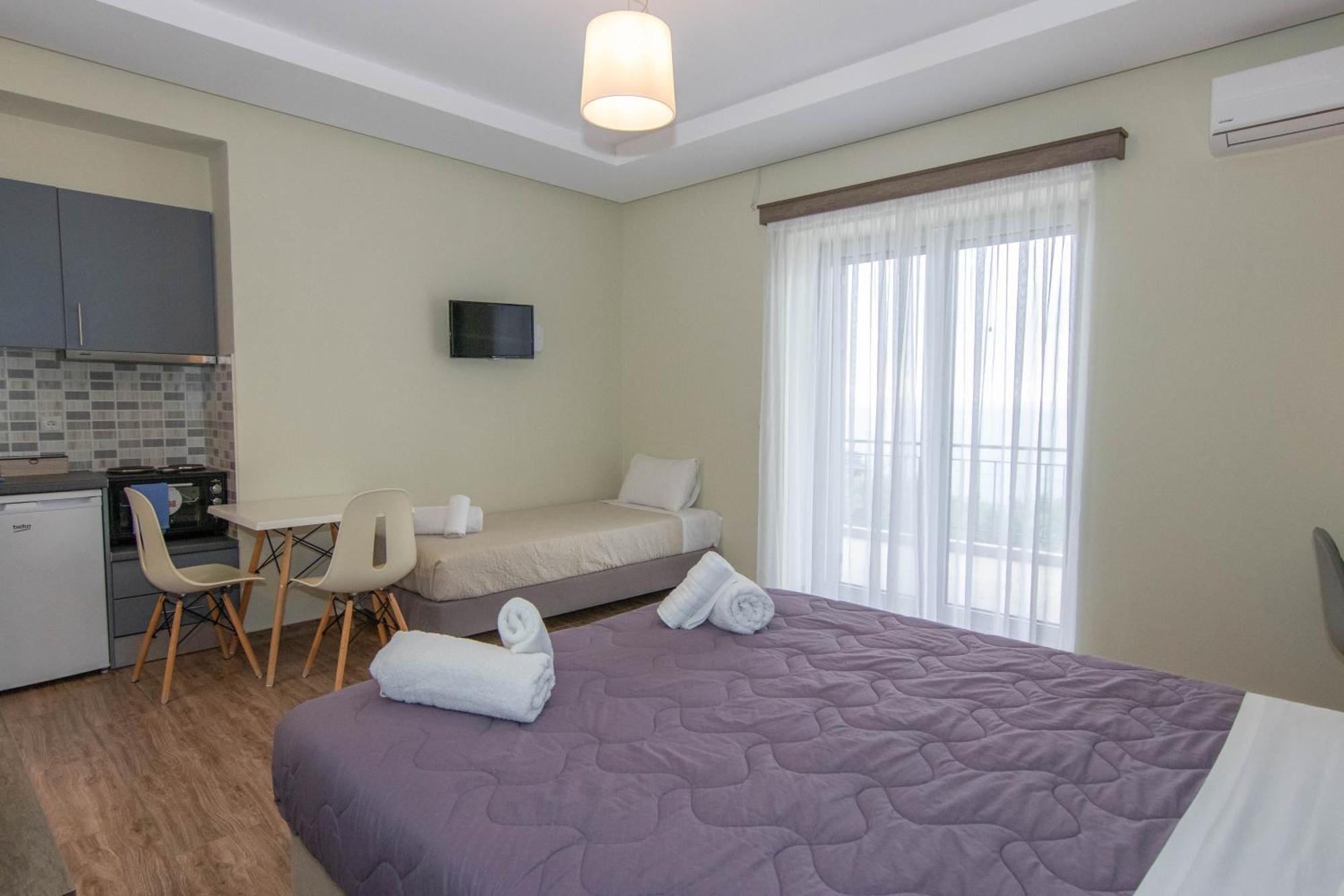 Verga'S Apartments Kalamata Bagian luar foto