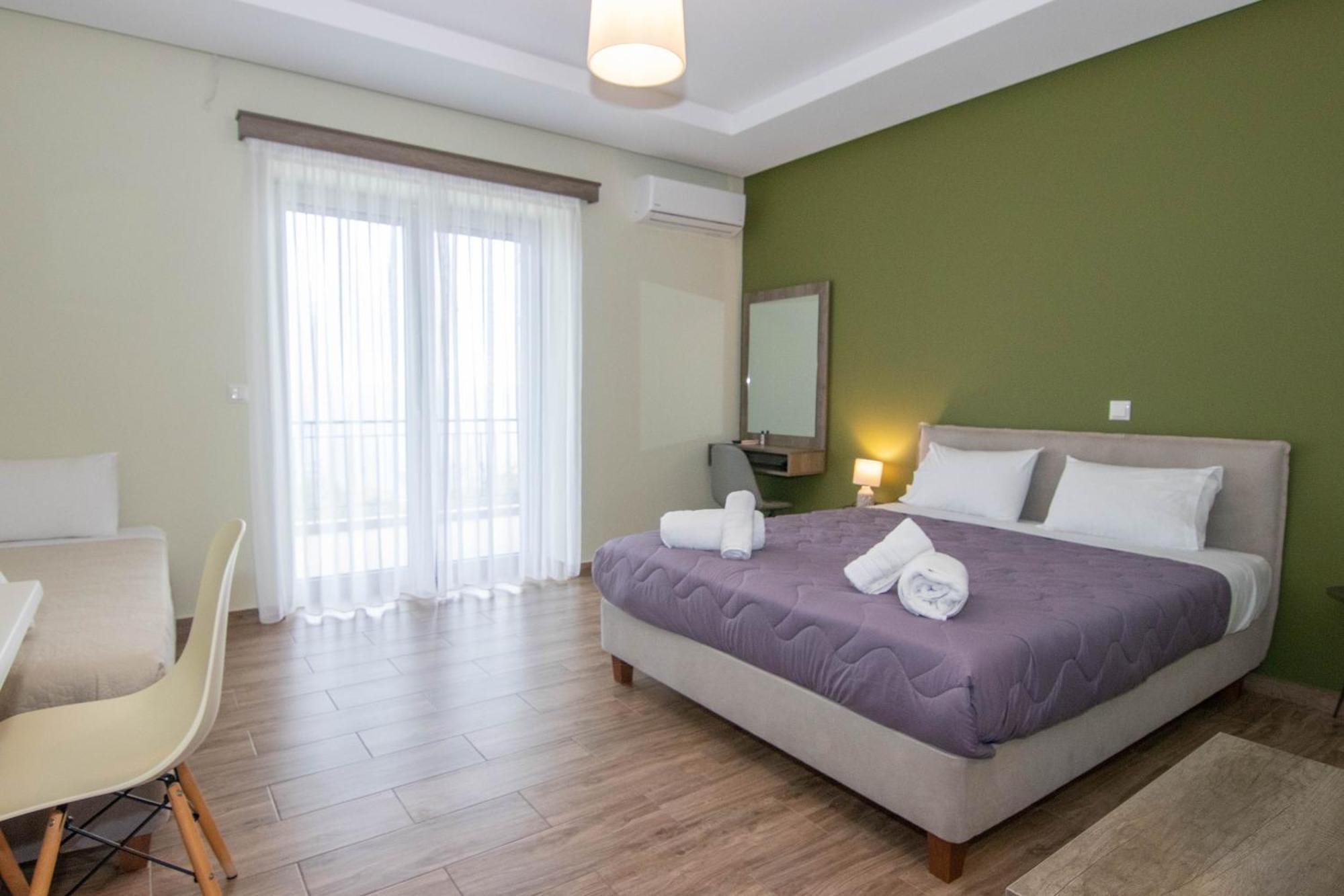 Verga'S Apartments Kalamata Bagian luar foto