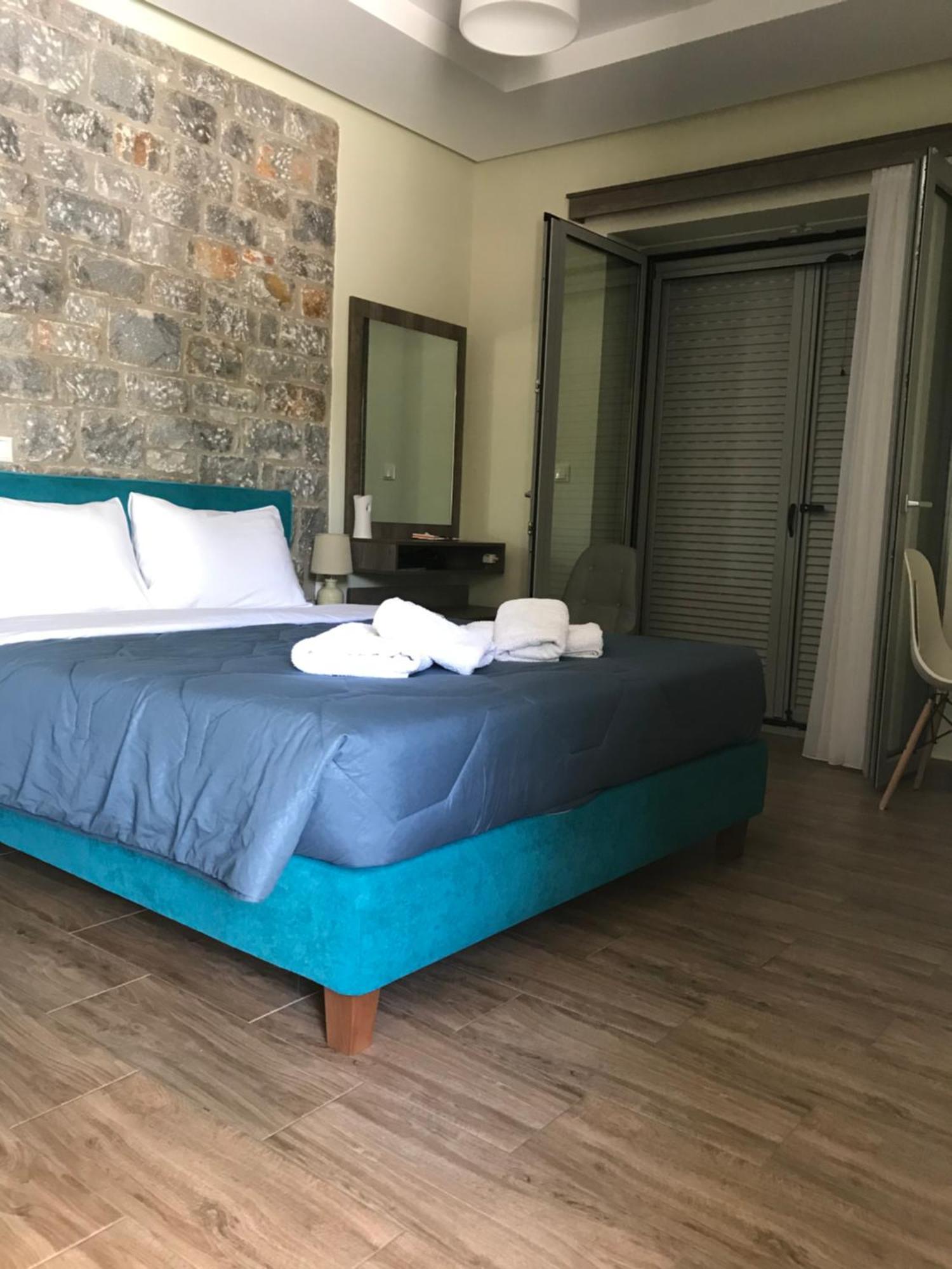 Verga'S Apartments Kalamata Bagian luar foto