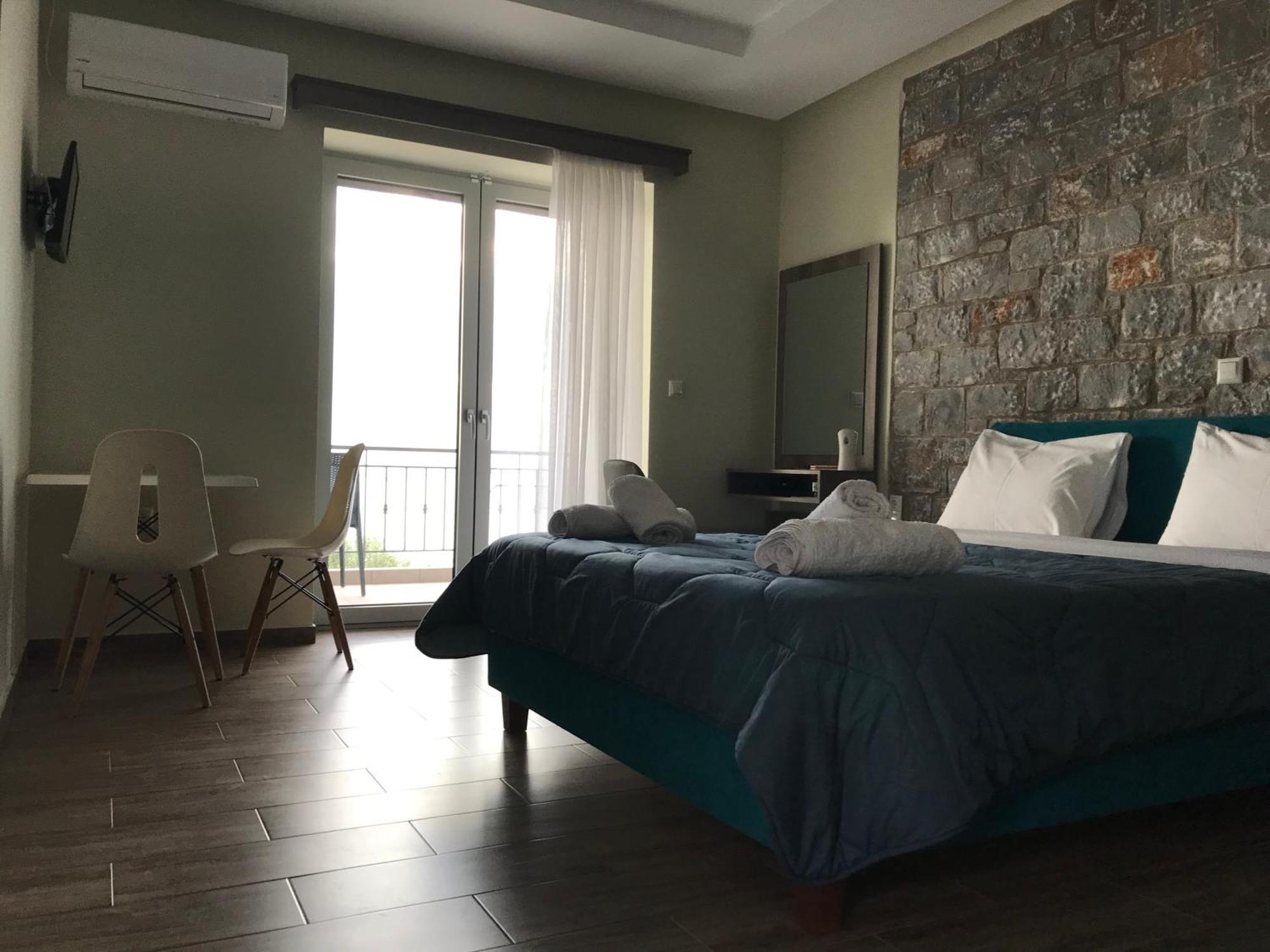 Verga'S Apartments Kalamata Bagian luar foto