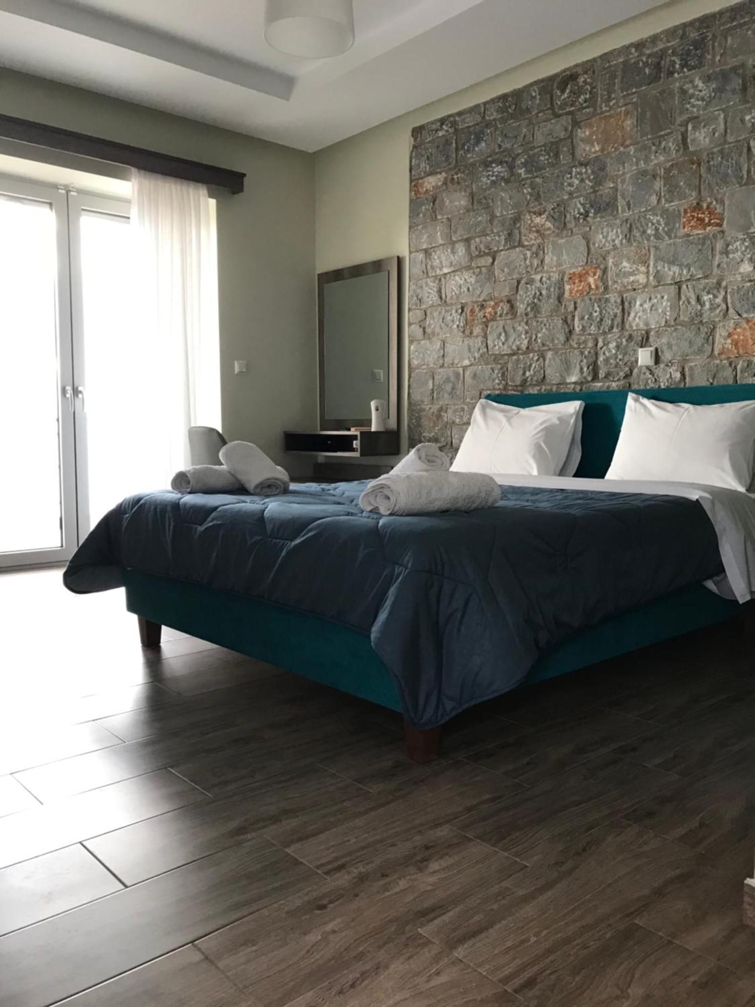 Verga'S Apartments Kalamata Bagian luar foto